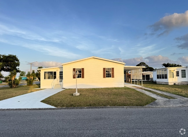 Building Photo - 1005 Waterway Dr