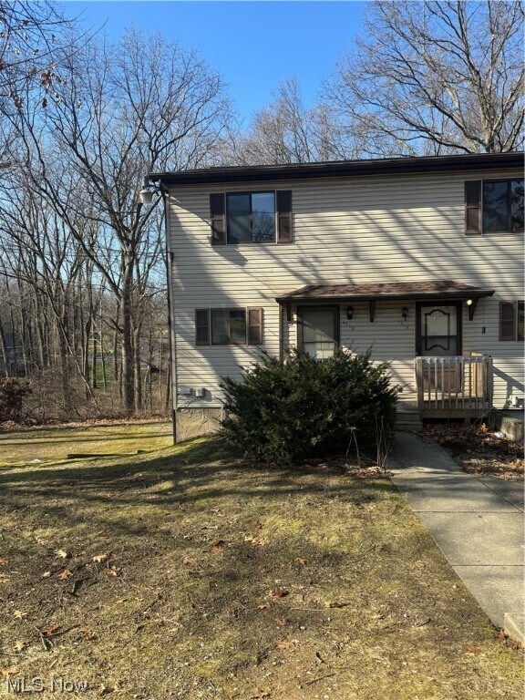 4316 S Main St, New Franklin, OH 44319 Room for Rent in New Franklin