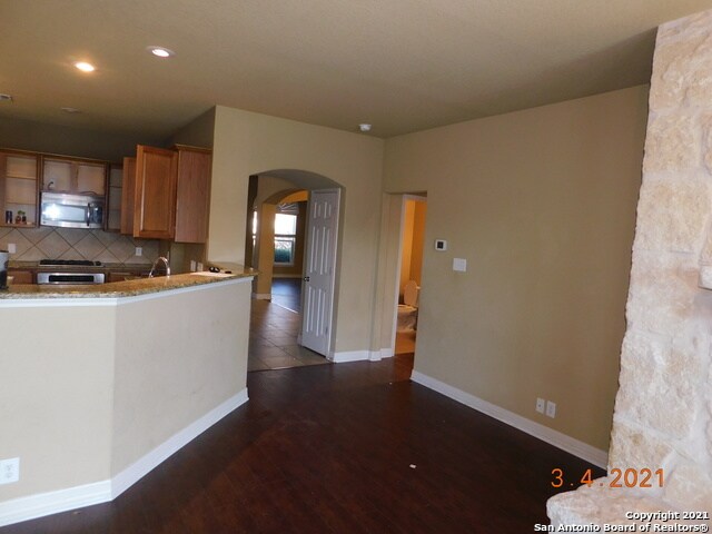 Building Photo - 522 Calm Springs