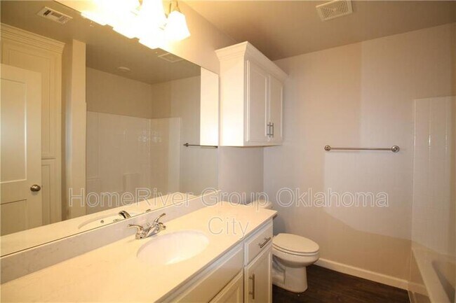 Building Photo - 402 Vail Cir
