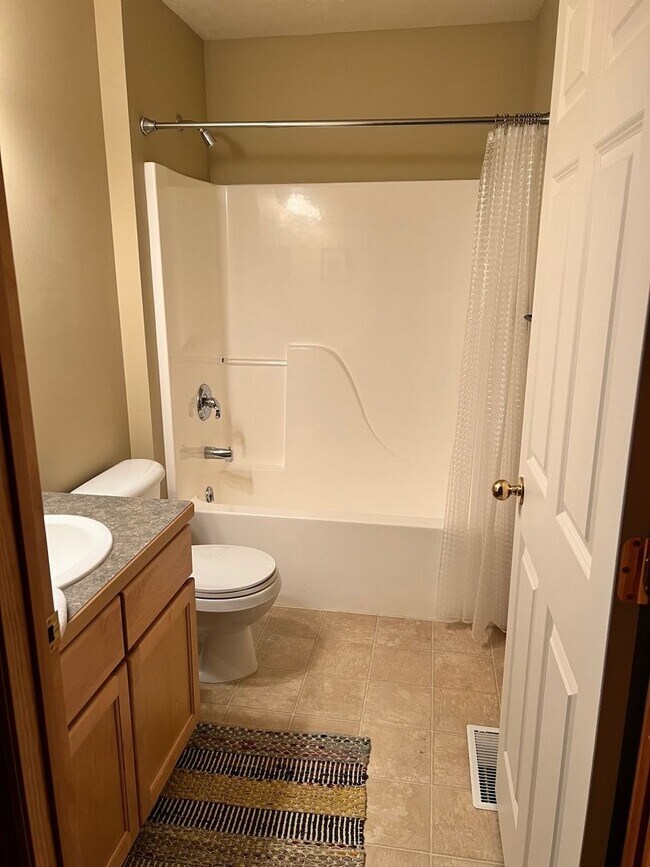 Building Photo - Beautiful Single Level Home