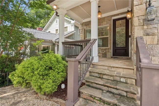 Foto del edificio - 374 Clifton Rd NE