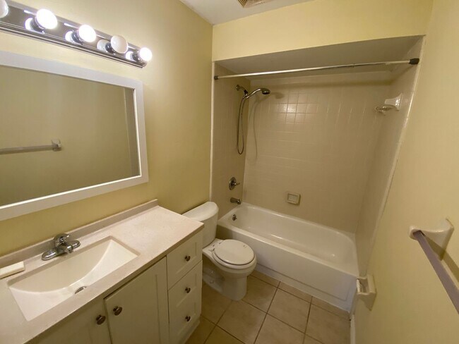 Foto del edificio - 1003 SE 26th St