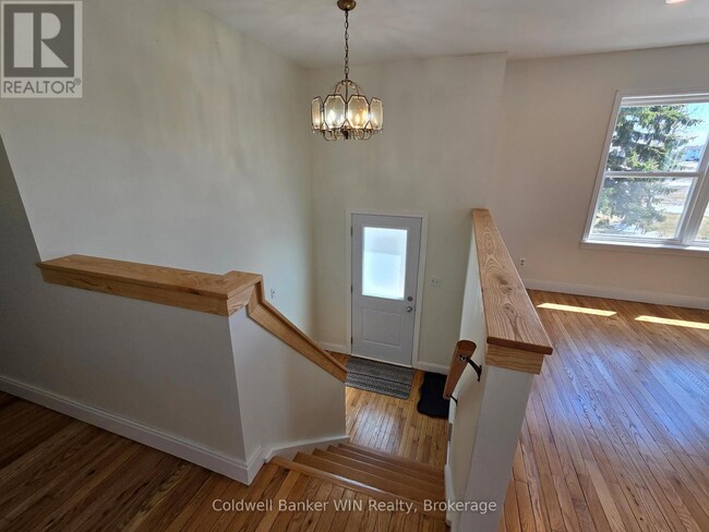 Building Photo - 7324 5 SIDE ROAD E