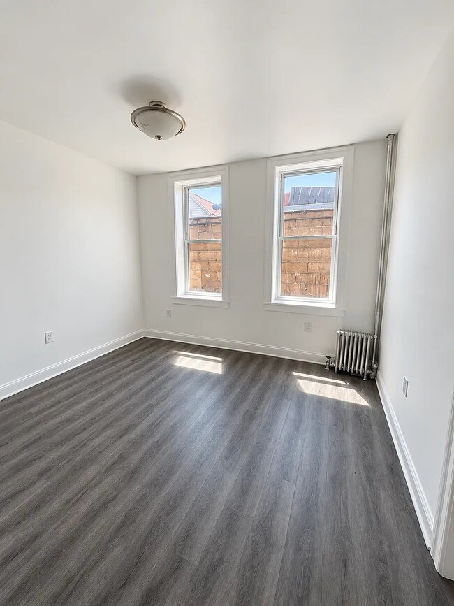 Foto del edificio - 5111 Palisade Ave
