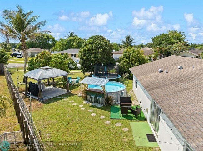 Foto del edificio - 9708 Alaska Cir