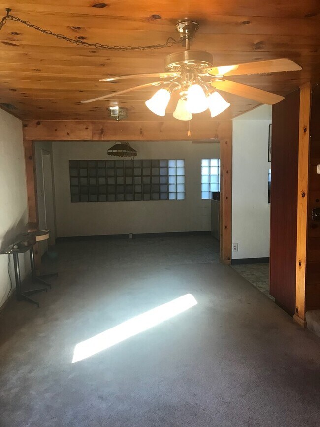 Building Photo - 3581