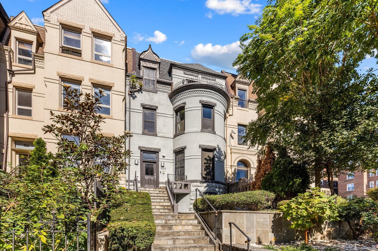 Foto principal - 1303 Clifton St NW