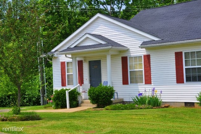 Building Photo - 708 Sharon Ln