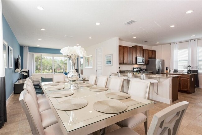 Building Photo - 7730 Fairfax Dr