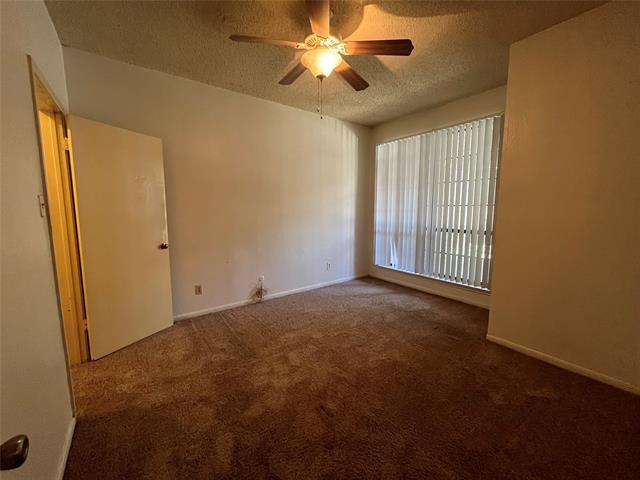 Foto del edificio - 8545 Midpark Rd