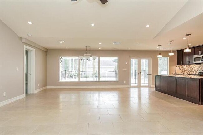 Building Photo - 4240 1st Ave, Naples, FL, 34119