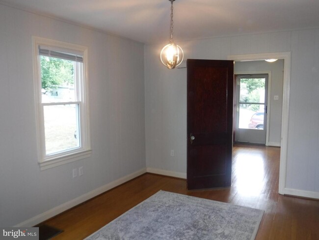 Building Photo - 841 Rose Hill Ave