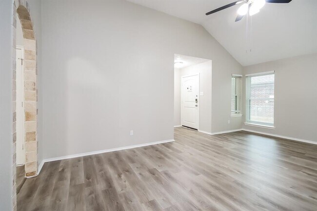 Building Photo - 31311 N Head Dr