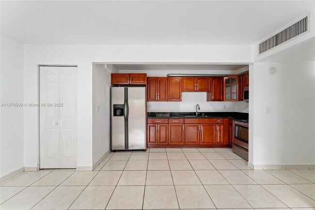 Foto del edificio - 4300 NW 79th Ave