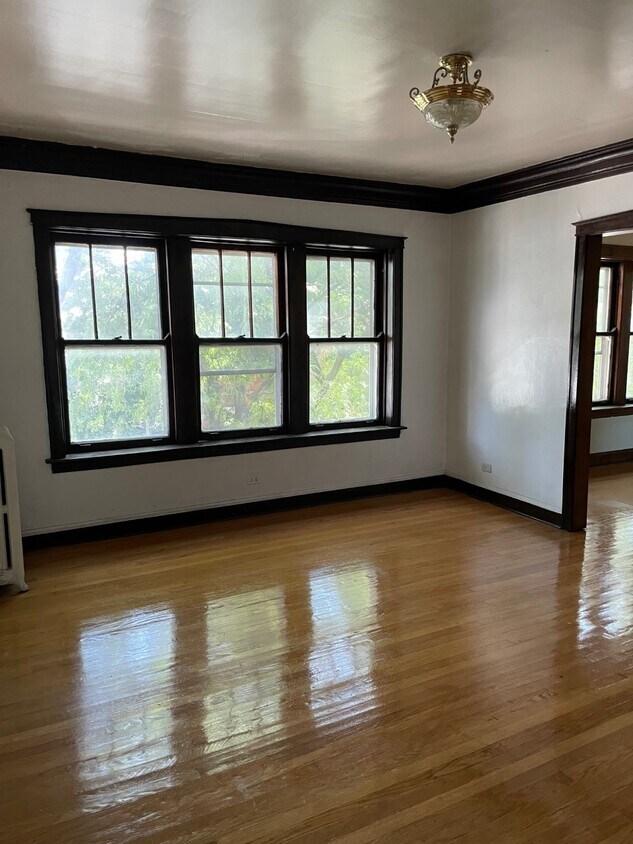Foto principal - 4732 N Oakley Ave
