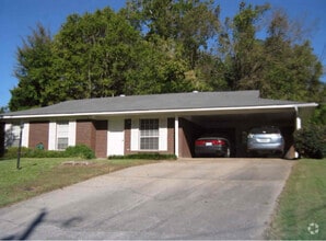 Building Photo - 212 Signal Hill Dr
