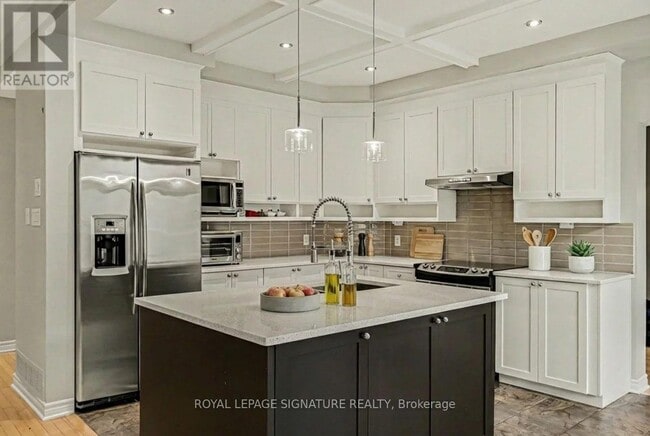 Building Photo - 129 Tapestry Dr