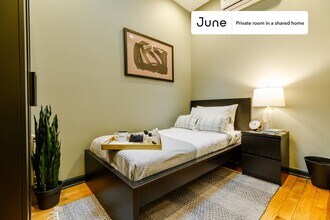 Building Photo - Room in Shared 3 bed/1 bath home