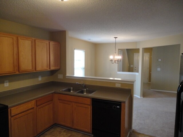 Building Photo - 3004 Van Dorn Rd