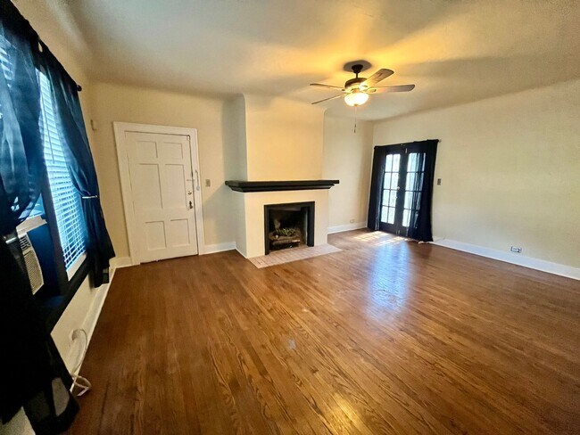 Building Photo - 424 E Ashby Pl