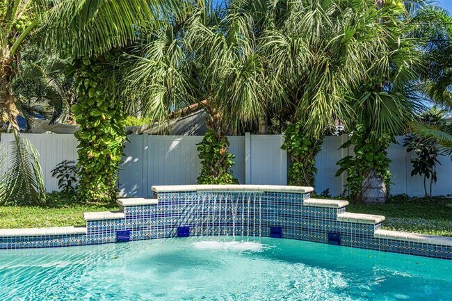 Foto del edificio - 936 NE 26th Ave