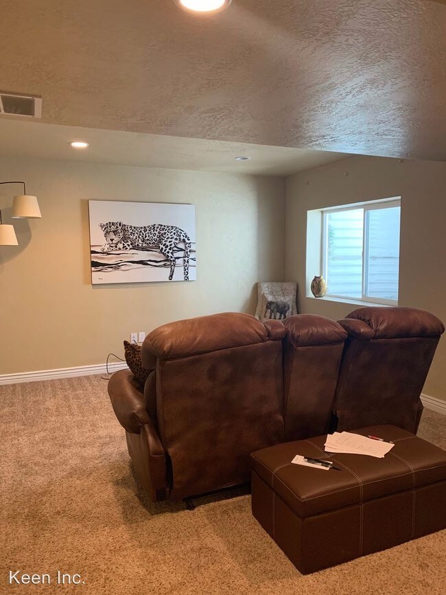 Foto del edificio - 10424 Millerton Dr