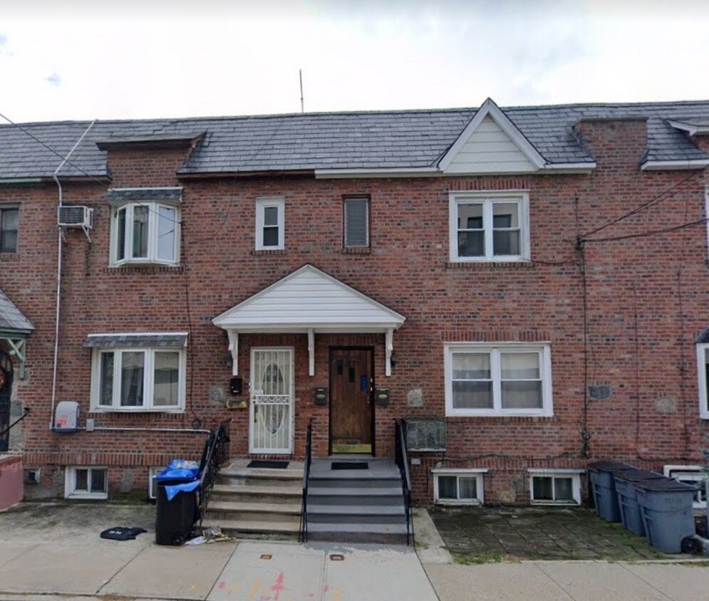 Primary Photo - 2133 32nd St