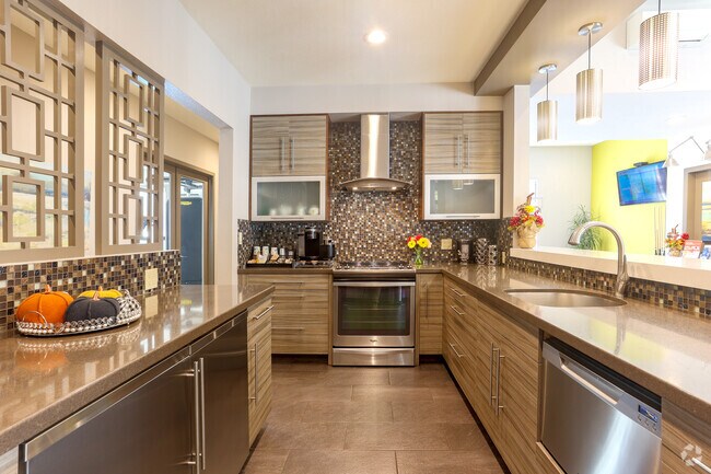 Casa club - Foothill Heights