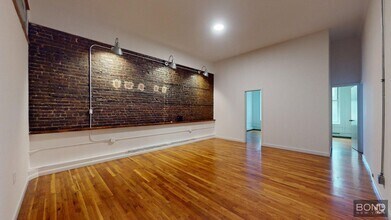 Building Photo - 816 Broadway