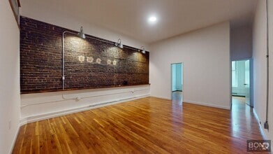 Building Photo - 816 Broadway