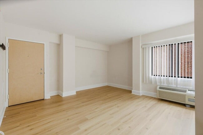 Foto del edificio - 1825 T St NW