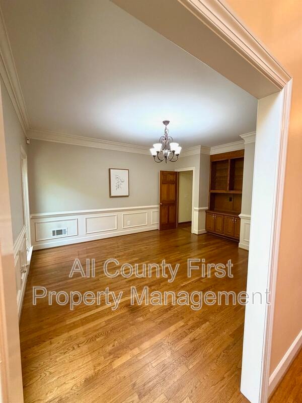 Foto del edificio - 2438 Kings Arms Dr