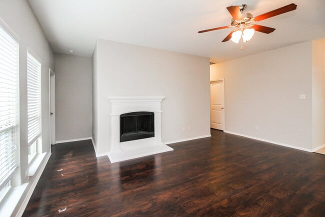 Building Photo - 1323 Artemus Dr