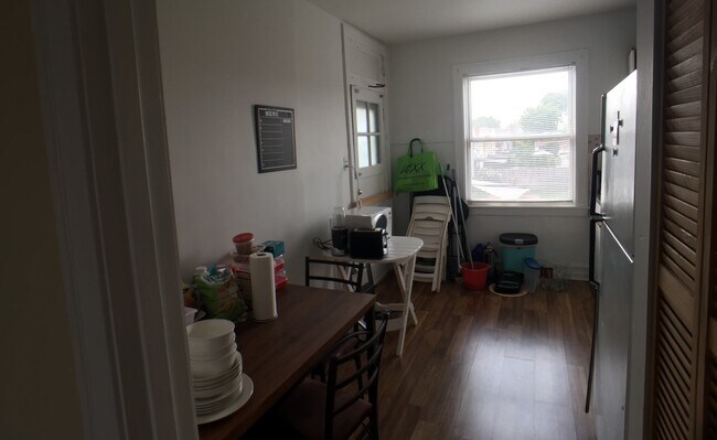 Building Photo - 2544 N Kilbourn Ave