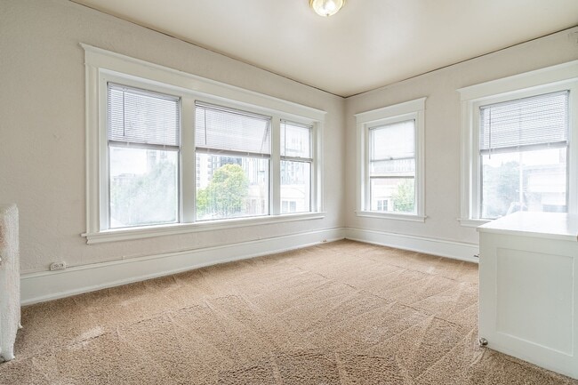 Floorplan - Avenue Building: Centrally located in University District!