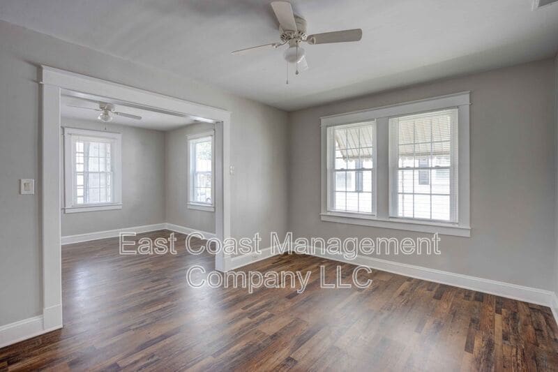 Primary Photo - 323 S Taylor Ave