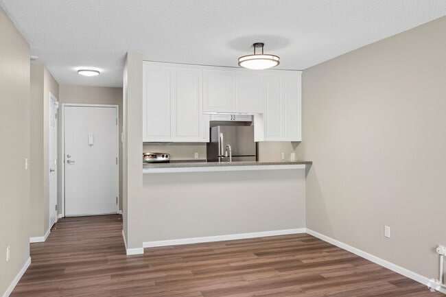1BR, 1BA - 630SF - Dining Room - Beadle West Apartments
