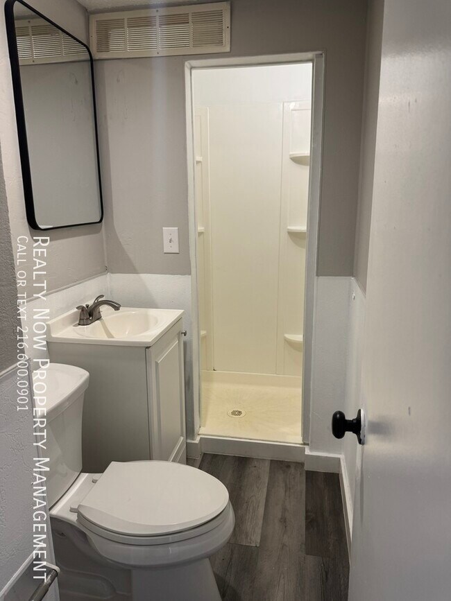 Foto del edificio - 11749 Arden Ave