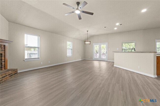 Foto del edificio - 2707 Montague County Dr