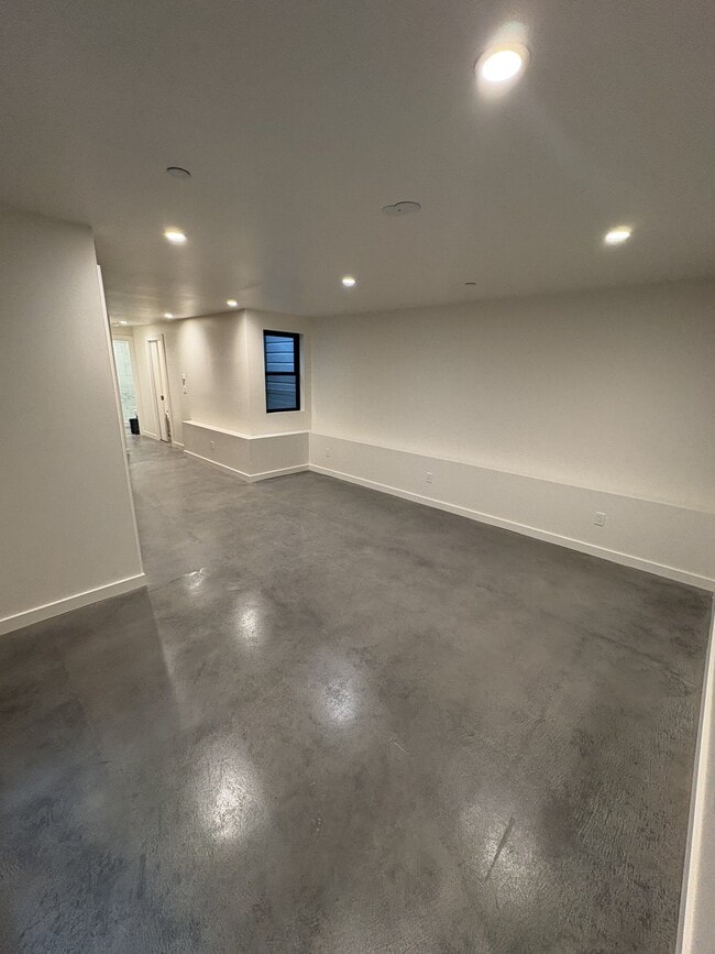 Building Photo - 46 Jasper Pl