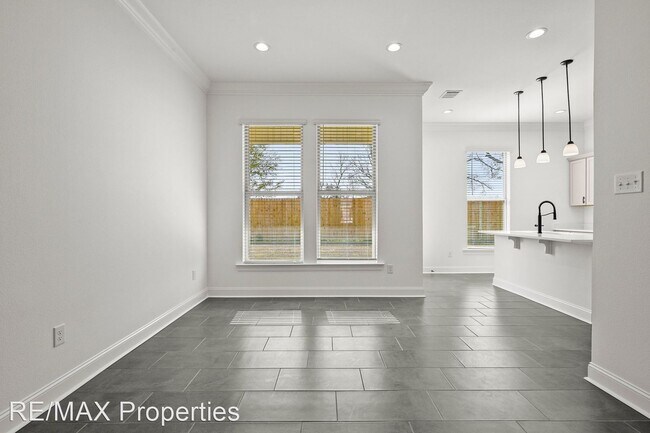 Building Photo - 4 br, 3 bath House - 38405 Parliament Dr
