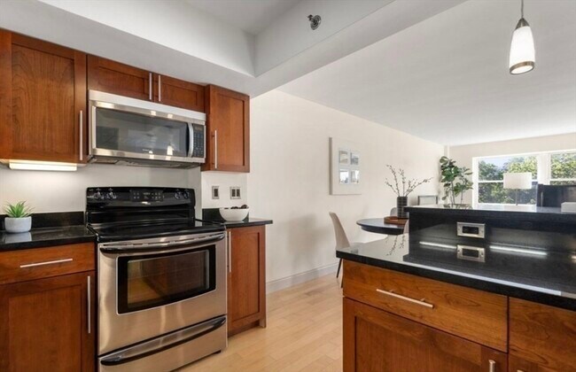 Foto del edificio - 1600 Beacon St