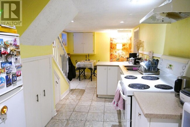 Building Photo - 1026 Ossington Ave