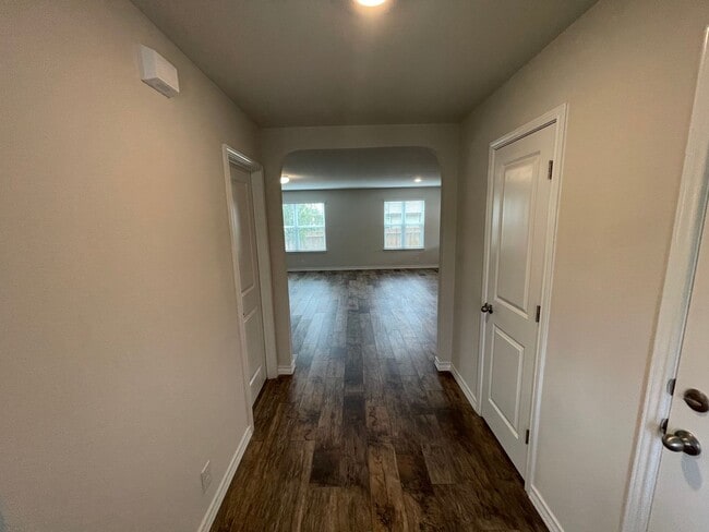 Building Photo - Spacious Home in Langdon!!!
