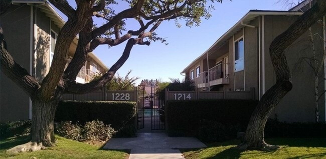 Foto del edificio - 1214 Rutland Rd