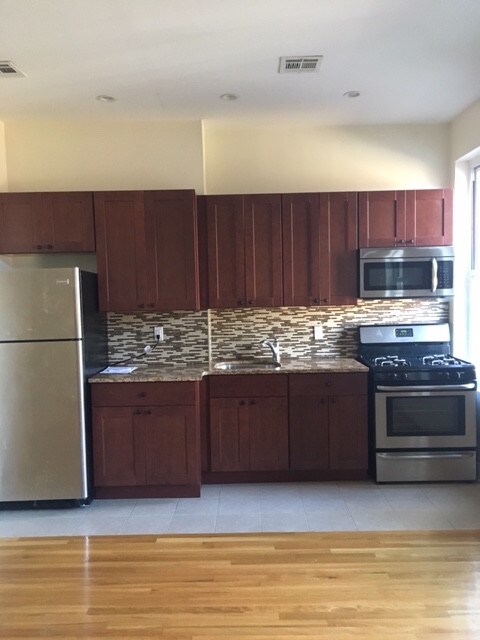 Primary Photo - 309 Clarkson Ave