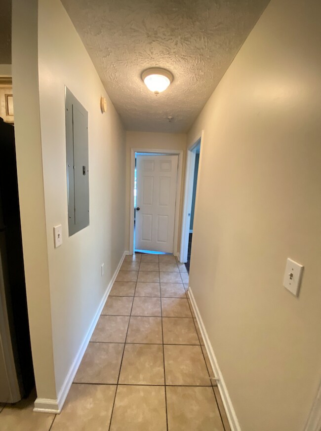 Foto del edificio - Available August 2026!