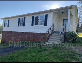 Building Photo - 803 Phillips Dr
