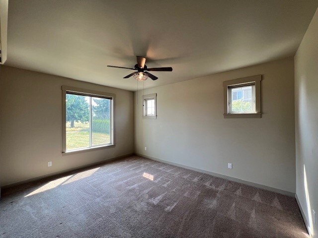 Building Photo - 2200 Greenview Cir
